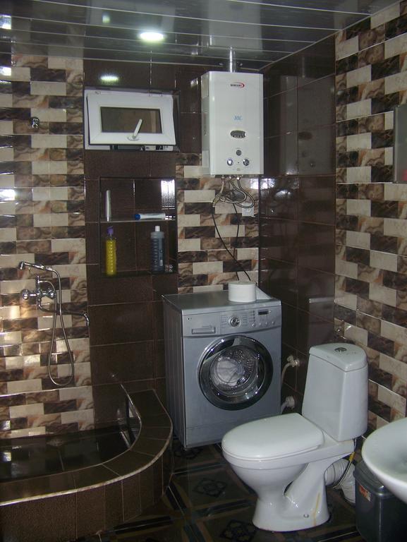 Downtown Guest House Кутаиси Екстериор снимка