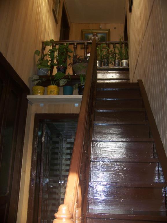 Downtown Guest House Кутаиси Екстериор снимка