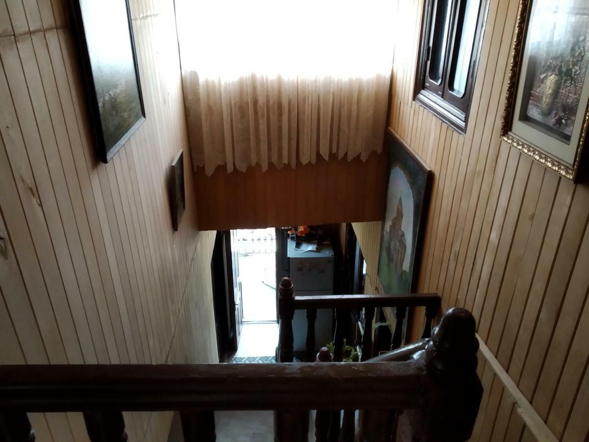 Downtown Guest House Кутаиси Екстериор снимка
