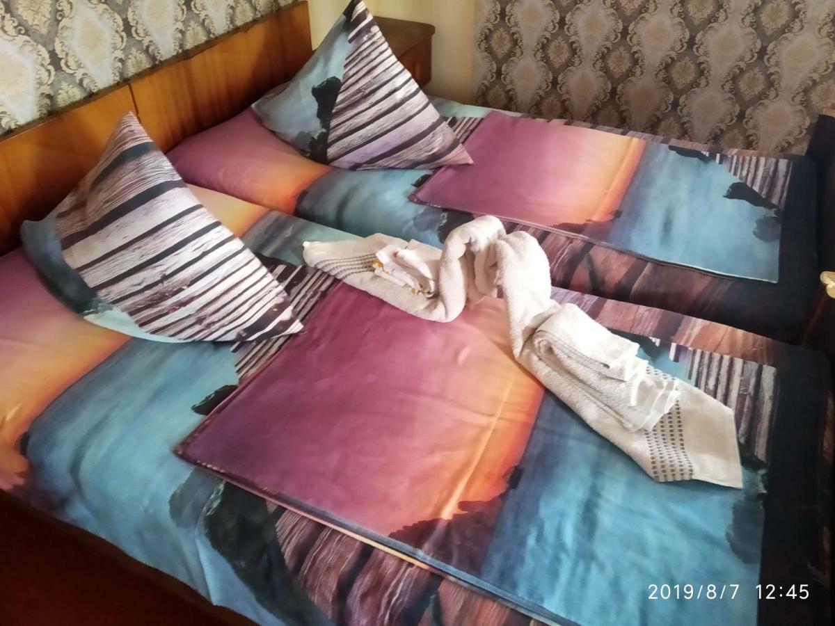 Downtown Guest House Кутаиси Екстериор снимка